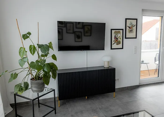Bonnystay Und Entspannung Naehe Zentrum アパート ヘルツォーゲンアウラッハ