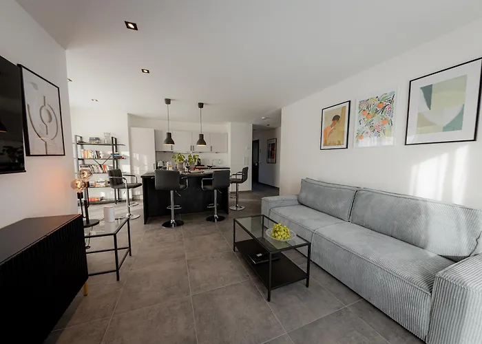 Bonnystay Und Entspannung Naehe Zentrum アパート ヘルツォーゲンアウラッハ