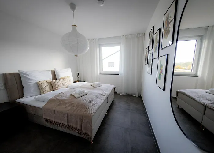 Bonnystay Und Entspannung Naehe Zentrum ヘルツォーゲンアウラッハ